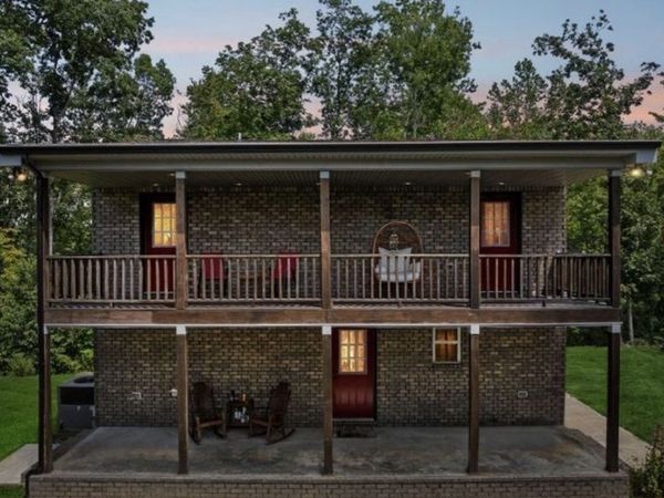221 Foggy Mountain Ln , Bradyville, TN 37026