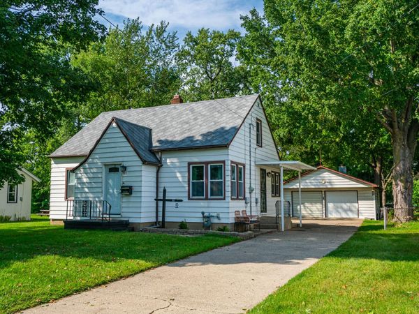 92 Kellogg Street, Battle Creek, MI 49037