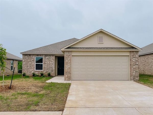 9428 NW 122nd Terrace, Yukon, OK 73099