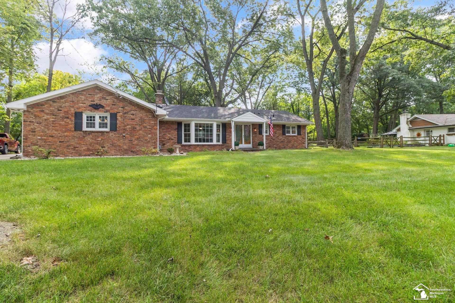3319 Deepwood Drive, Lambertville, MI 48144 Main Photo