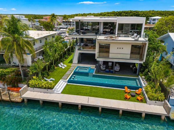 16 S Exuma Rd, Key Largo, FL 33037