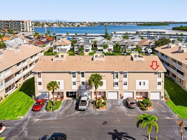 255 CAPRI CIRCLE N, Unit 22, TREASURE ISLAND, FL 33706