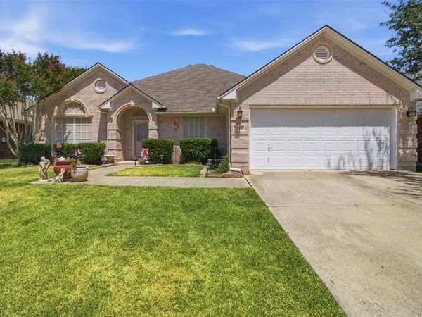 1112 Badbury Lane, Grand Prairie, TX 75052