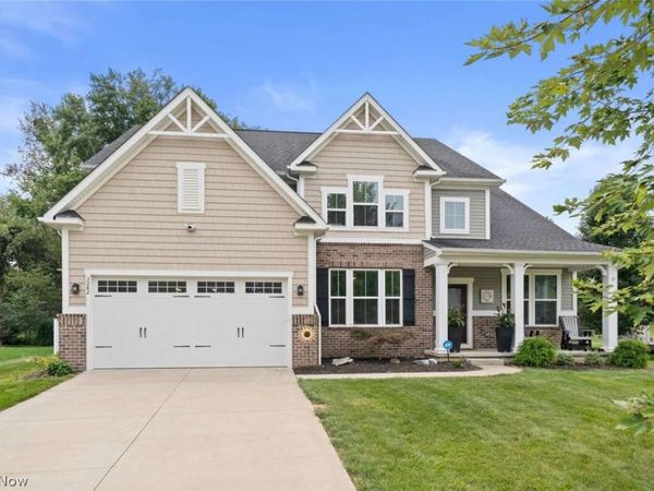3082 Stonehurst Road , Uniontown, OH 44685