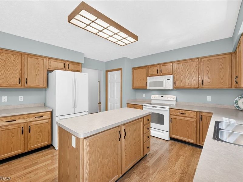 32079 Country Club Drive, Avon Lake, OH 44012 Photo 13