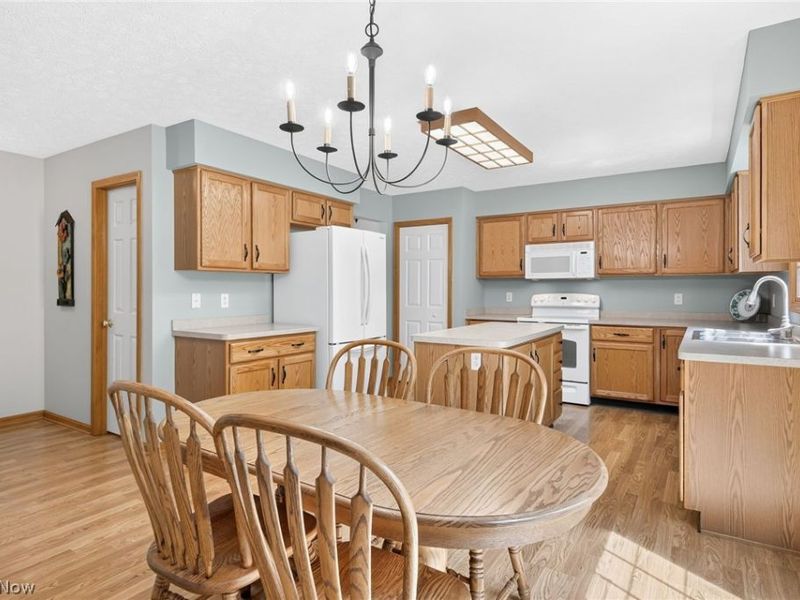32079 Country Club Drive, Avon Lake, OH 44012 Photo 8