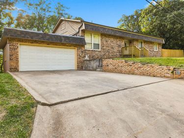 350 SKYLINE Drive, COUNCIL BLUFFS, IA 51503