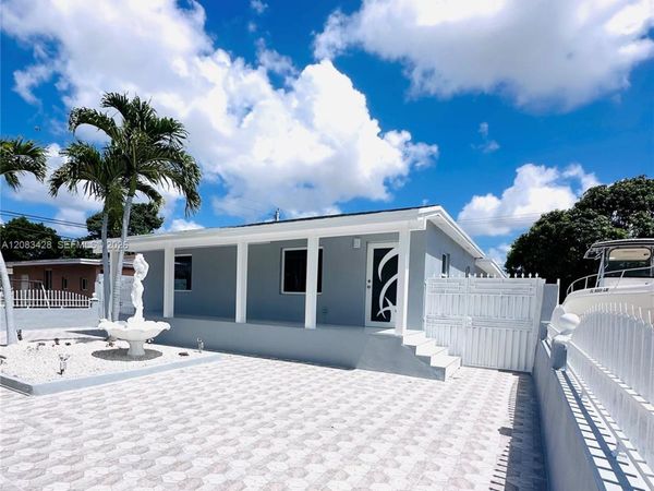 82 E 16th St , Hialeah, FL 33010