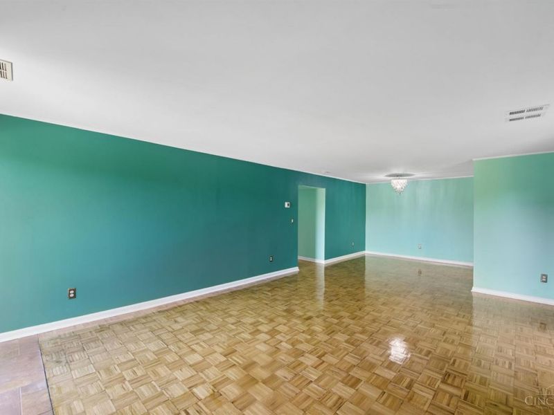 880 Rue De La Paix, Unit A5, Cincinnati, OH 45220 Photo 11
