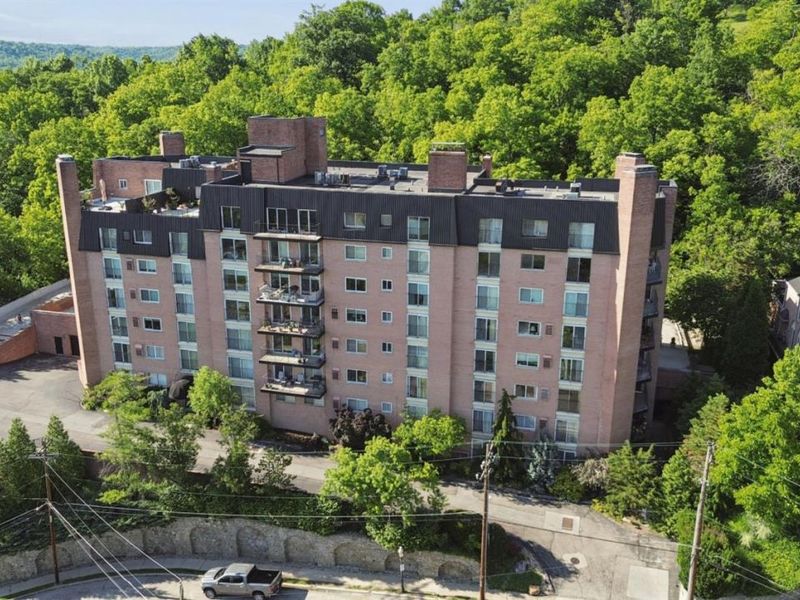 880 Rue De La Paix, Unit A5, Cincinnati, OH 45220 Photo 2