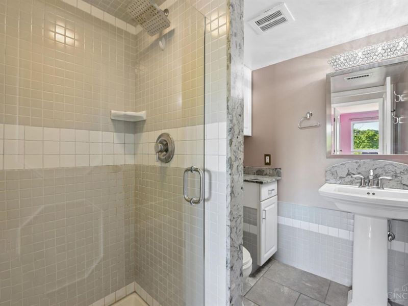 880 Rue De La Paix, Unit A5, Cincinnati, OH 45220 Photo 29