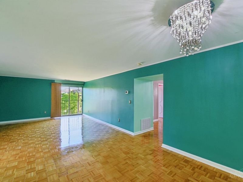 880 Rue De La Paix, Unit A5, Cincinnati, OH 45220 Photo 8