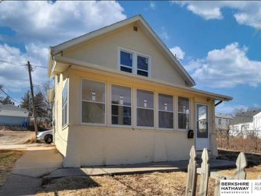6808 N 30 Street, Omaha, NE 68104
