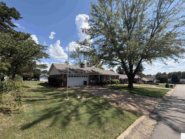 2 Marlaine, Searcy, AR 72143