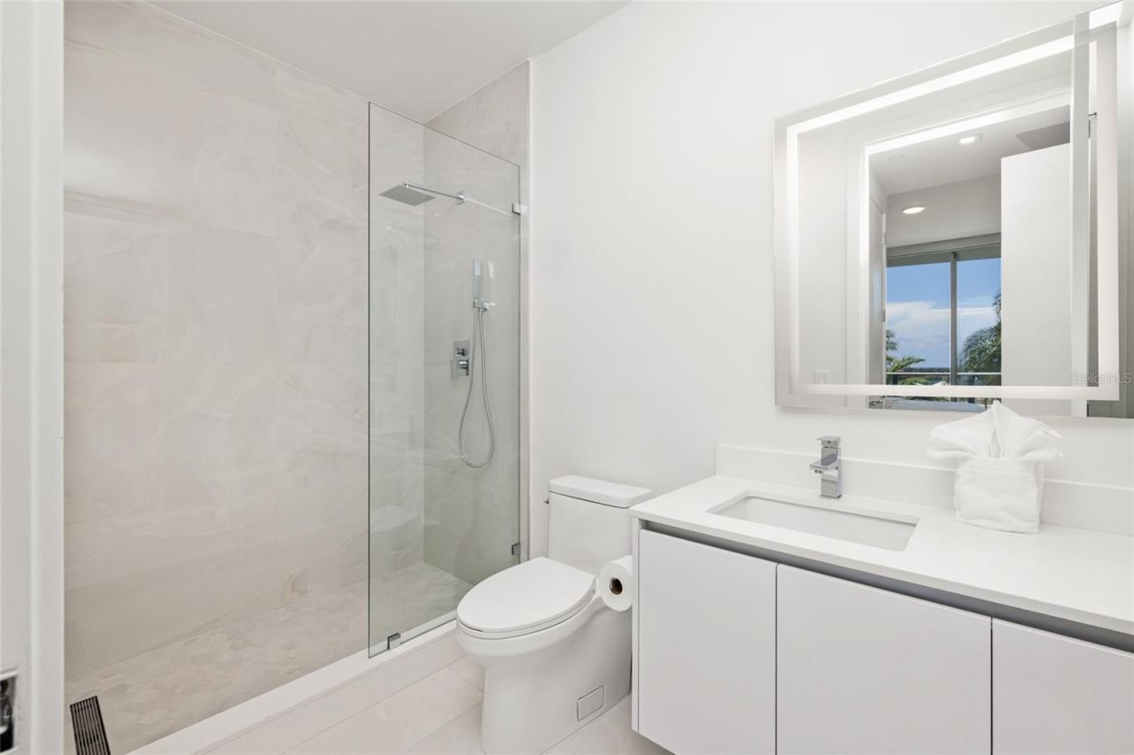 220 Lake Shore Drive, Unit 704, Lake Park, FL 33403 Photo