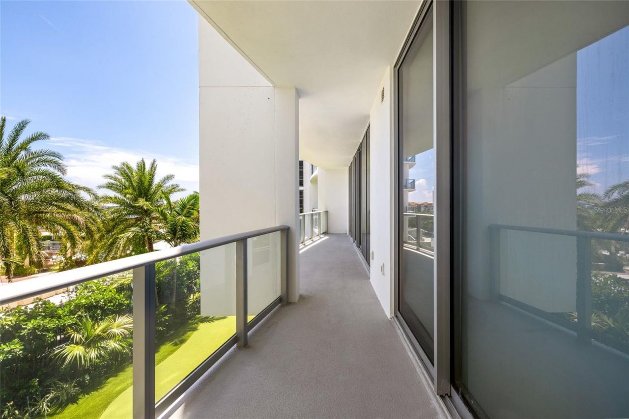 220 Lake Shore Drive, Unit 704, Lake Park, FL 33403 Photo
