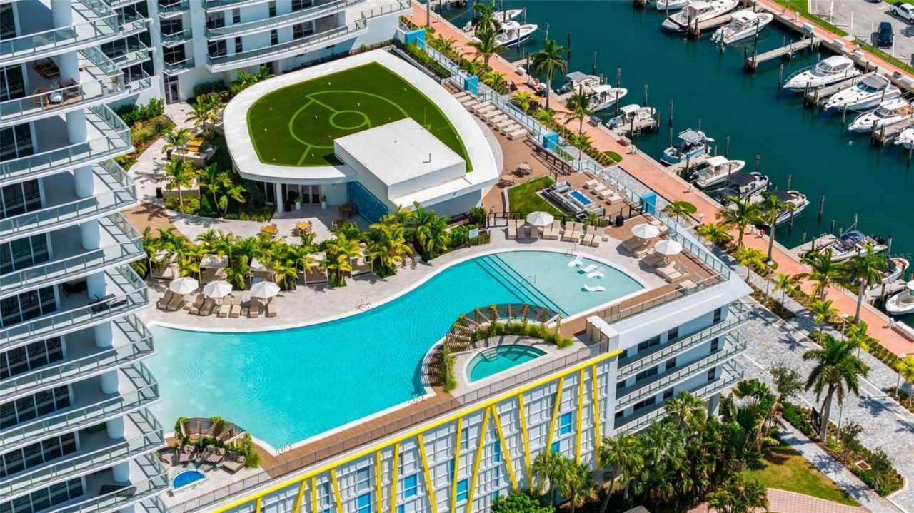 220 Lake Shore Drive, Unit 704, Lake Park, FL 33403 Photo