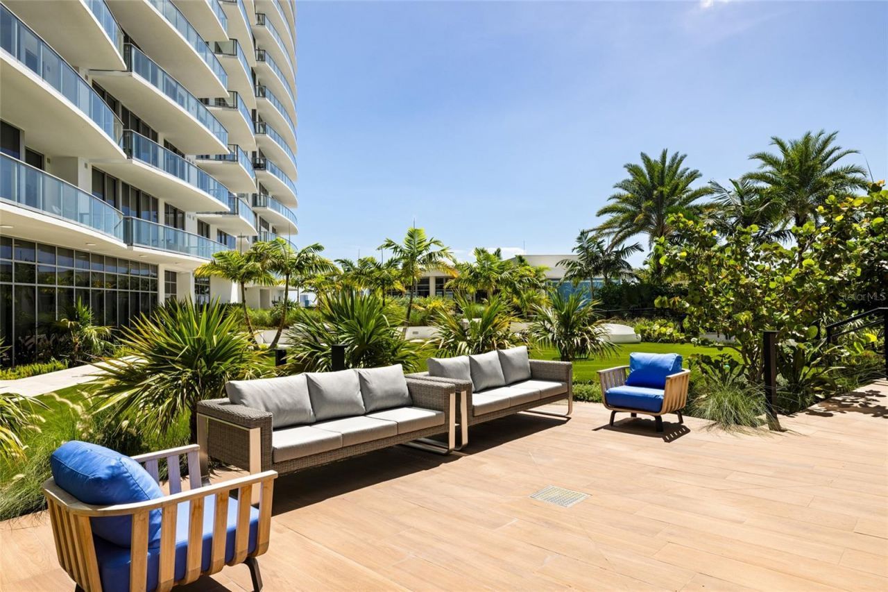 220 Lake Shore Drive, Unit 704, Lake Park, FL 33403 Photo