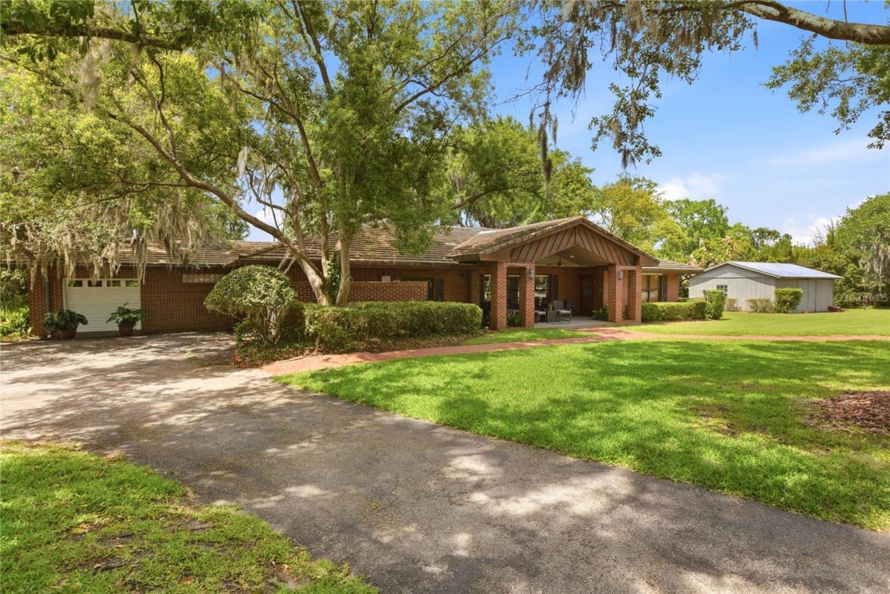 4910 E Lake Drive , Winter Springs, FL 32708 Photo