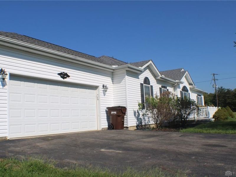 2727 S Medway New Carlisle Road, Medway, OH 45341 Photo 4
