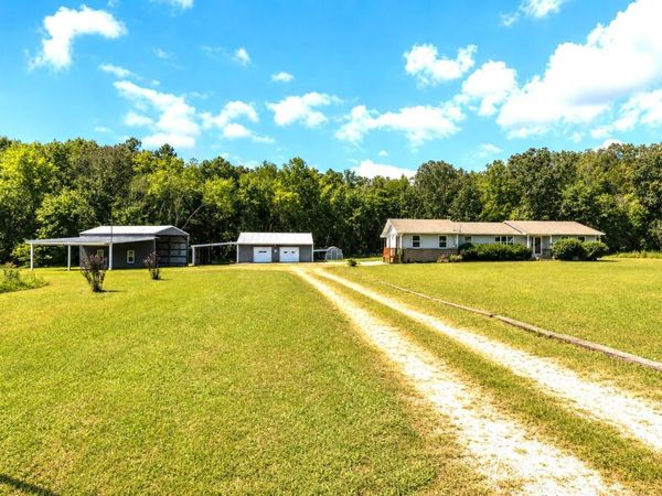 320 Ridgewood Dr , Manchester, TN 37355