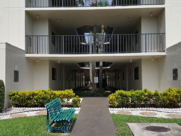 5130 Las Verdes Circle, Unit 301, Delray Beach, FL 33484