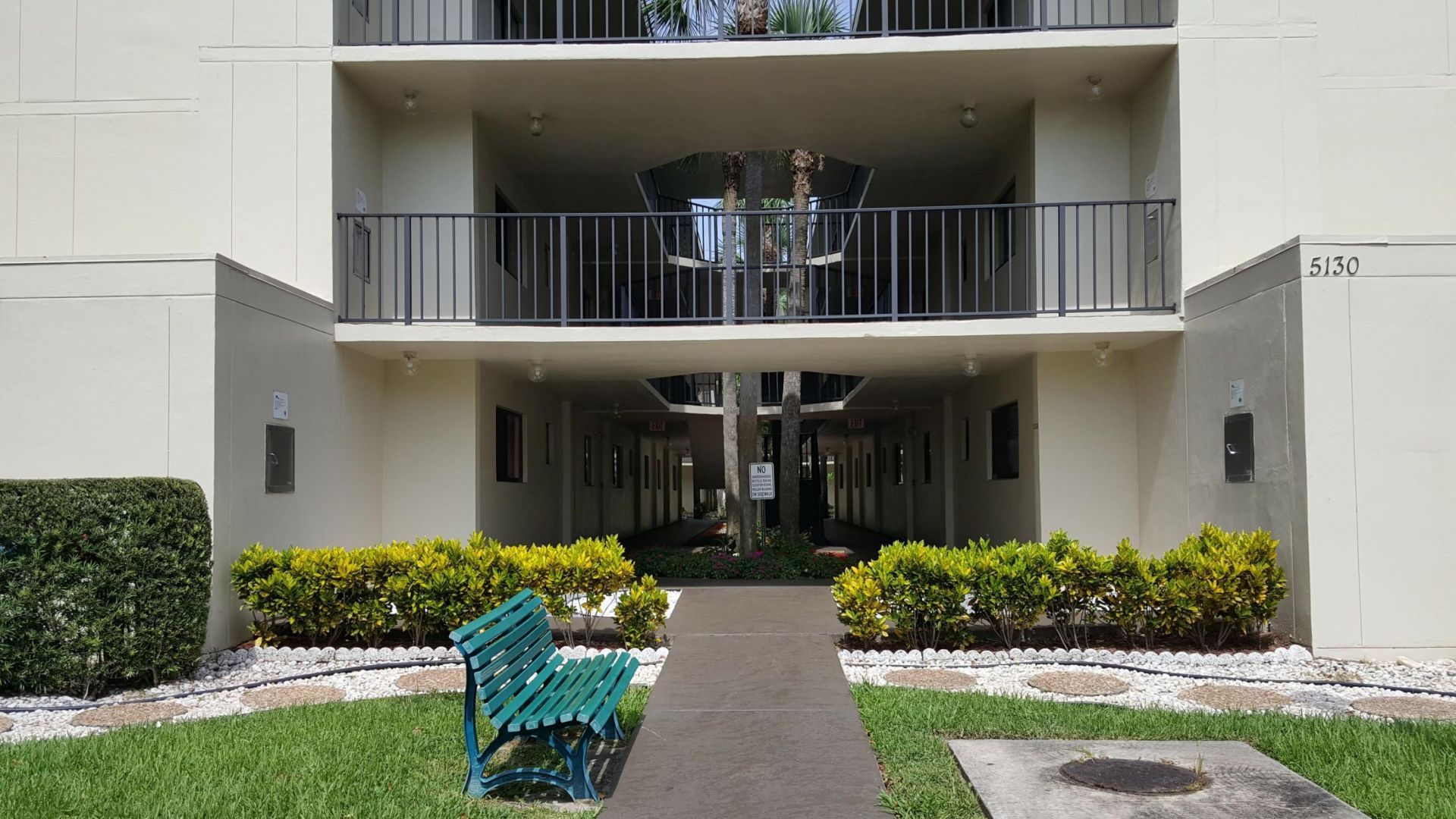5130 Las Verdes Circle, Unit 301, Delray Beach, FL 33484 Photo