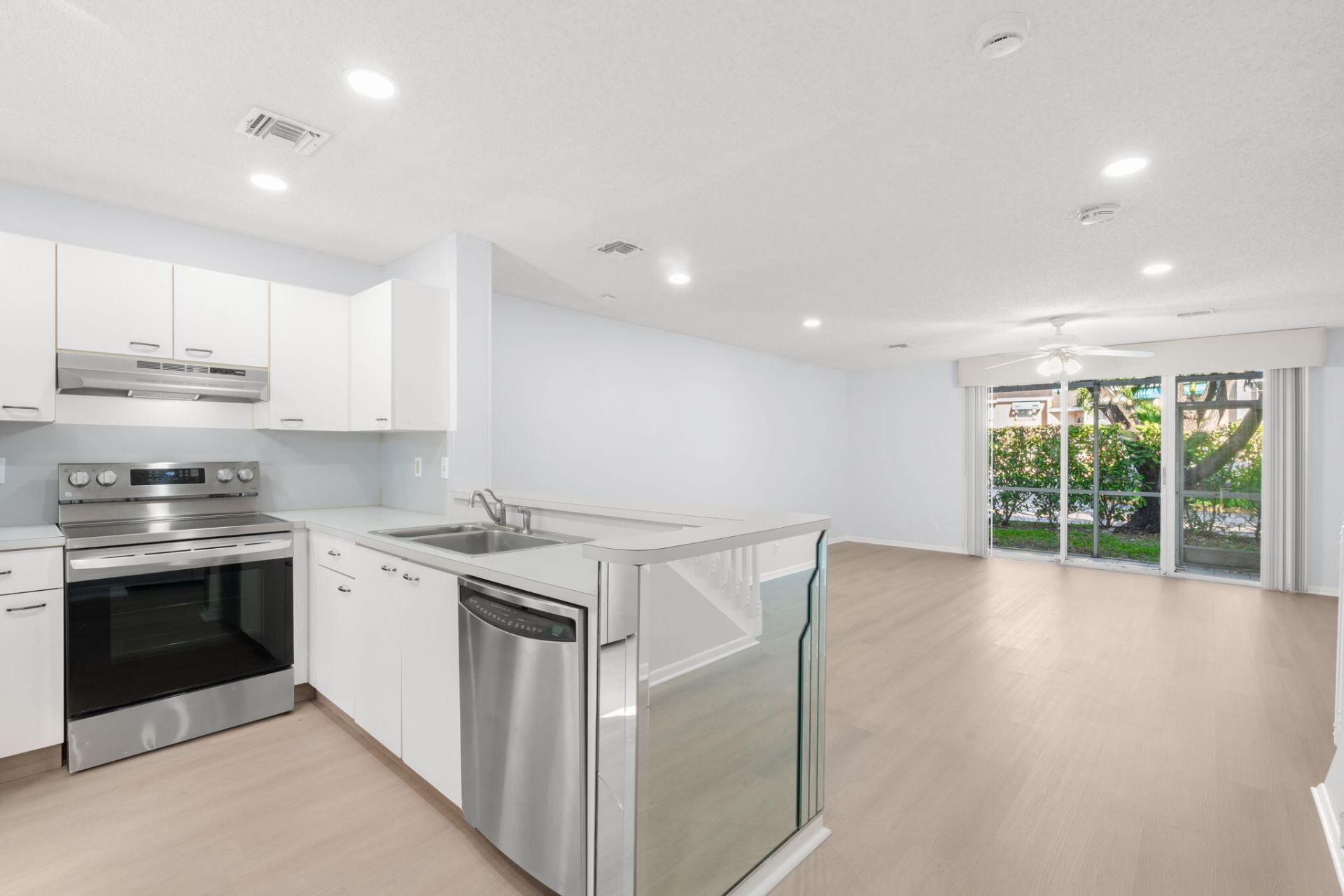 7107 Woodmont Way, Tamarac, FL 33321 Photo