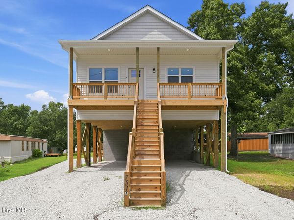 751 Driftwood Drive, Hampstead, NC 28443