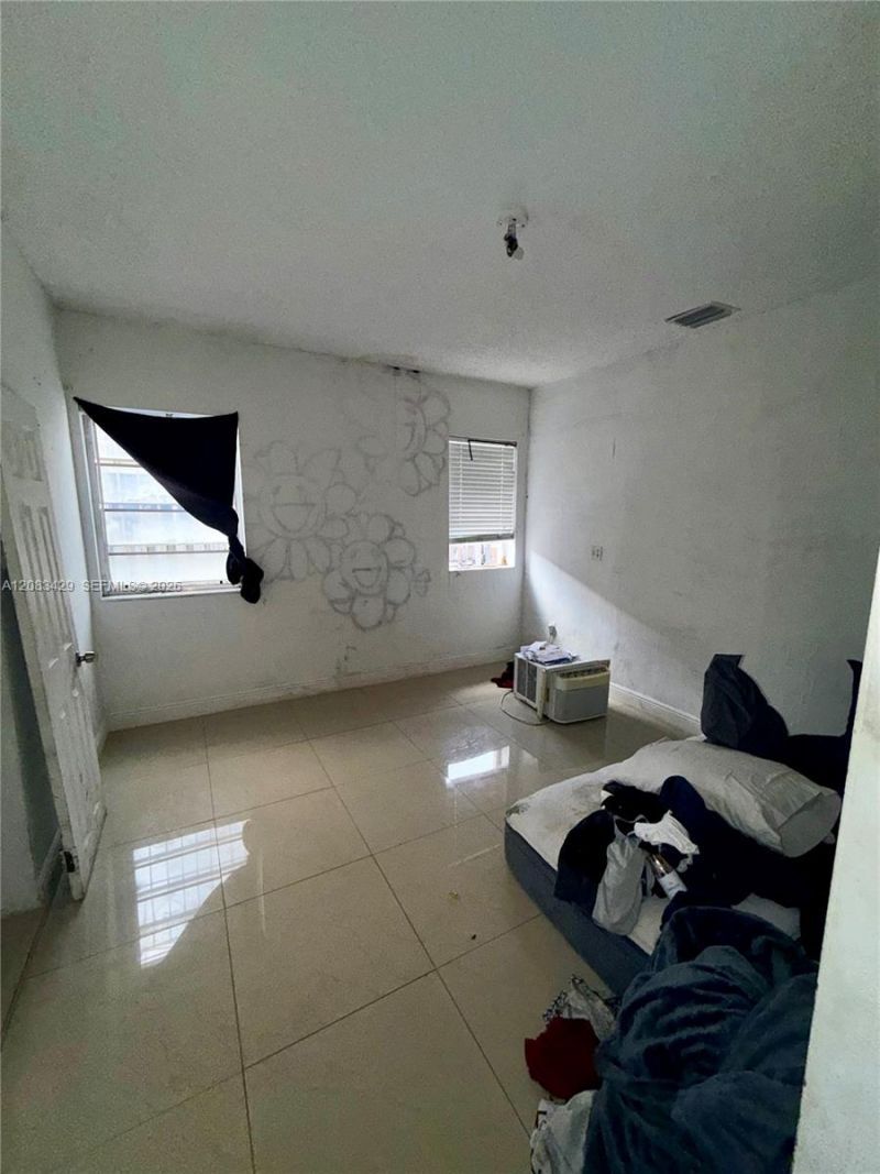 1829 NW 5th St , Miami, FL 33125 Photo