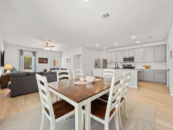 1233 WhippleTree TRL, Georgetown, TX 78626