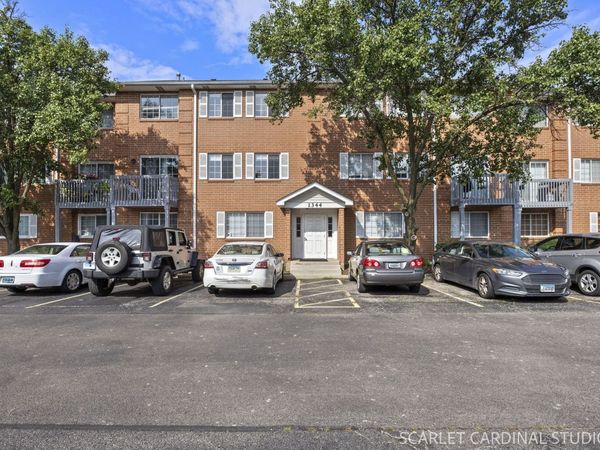 1344 S Lorraine Road , Unit F, Wheaton, IL 60189