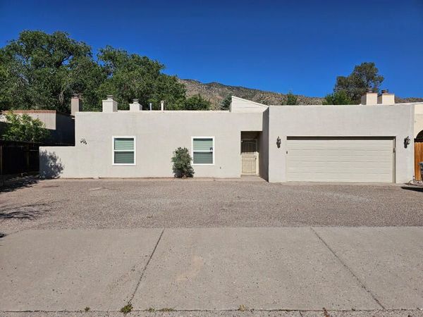2832 Palo Verde Drive NE, Albuquerque, NM 87112