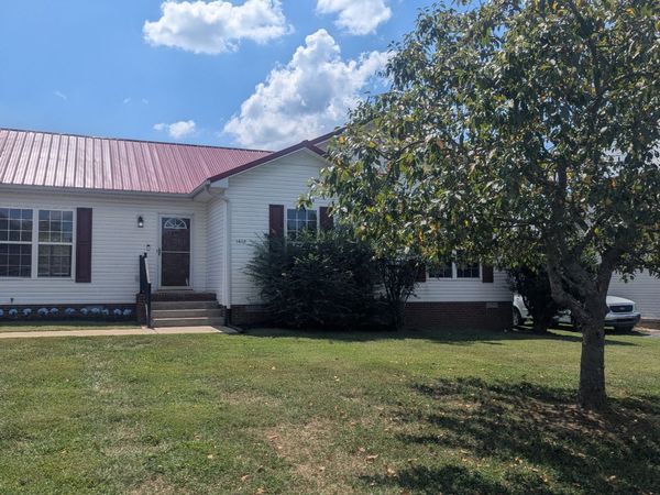 1612 London Dr , Columbia, TN 38401