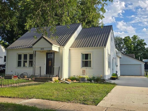 800 7th Avenue, Charles City, IA 50616