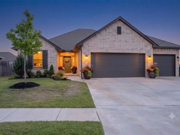 4604 Bermuda Drive, Mustang, OK 73064