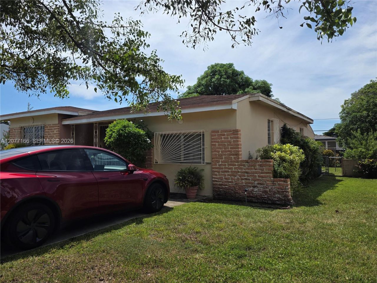 3070 NW 6th St, Miami, FL 33125 Photo