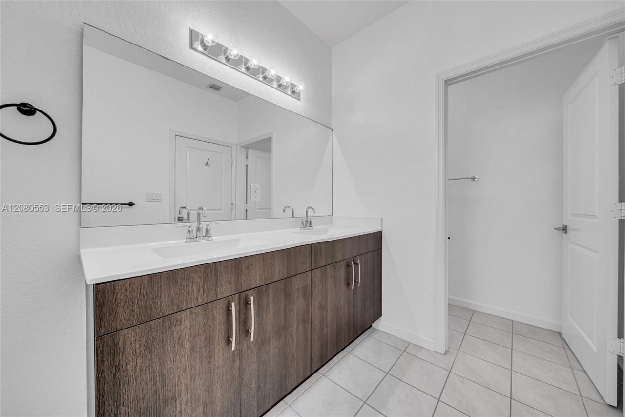 1426 SE 24th Ter, Homestead, FL 33035 Photo