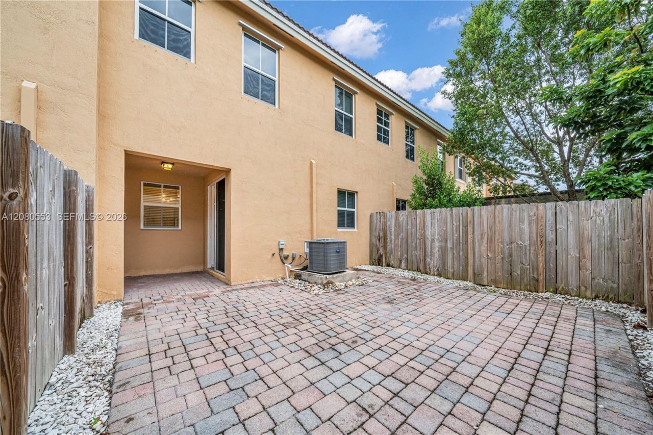 1426 SE 24th Ter, Homestead, FL 33035 Photo