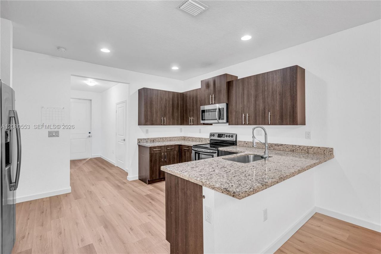 1426 SE 24th Ter, Homestead, FL 33035 Photo