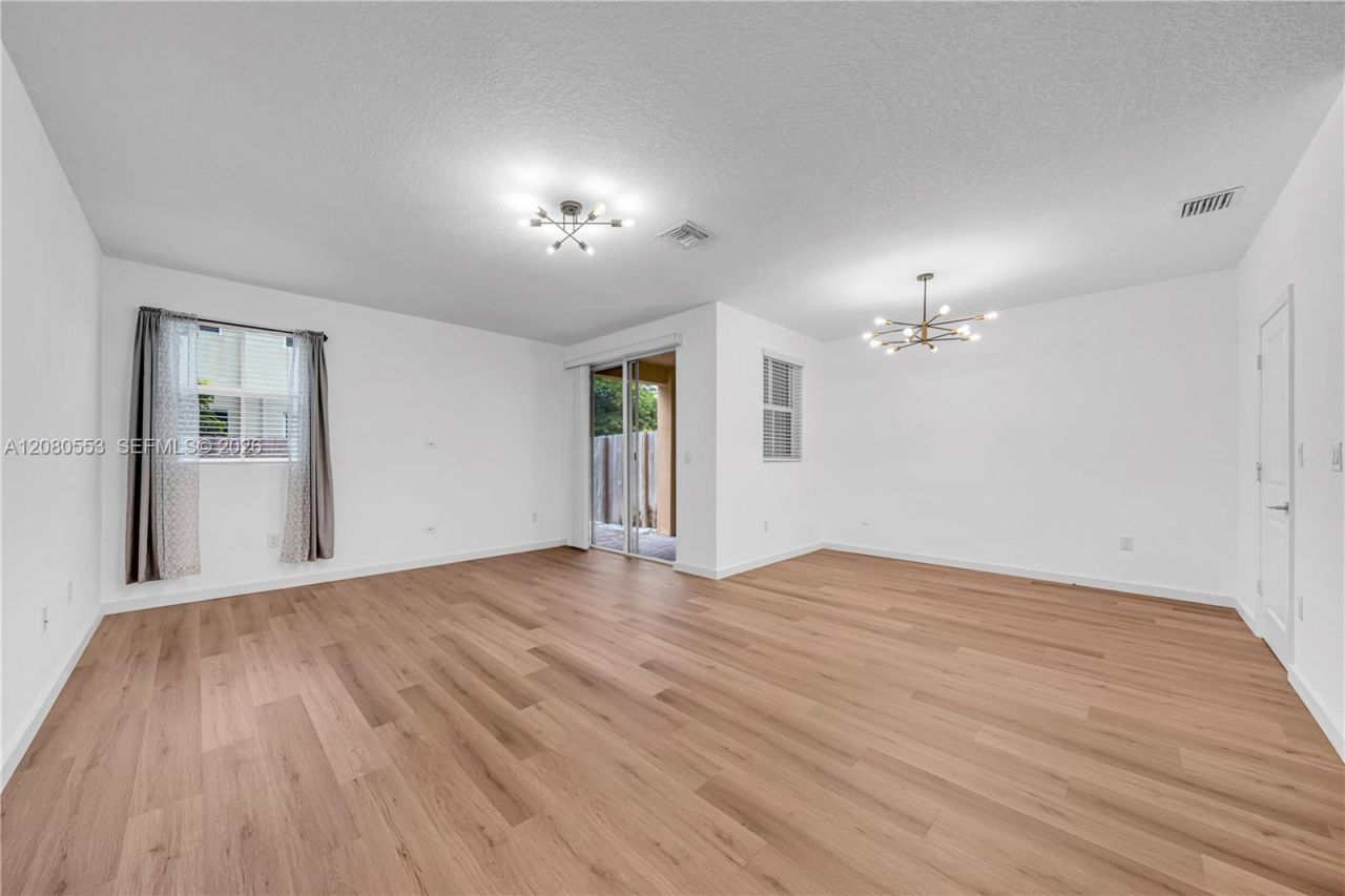 1426 SE 24th Ter, Homestead, FL 33035 Photo