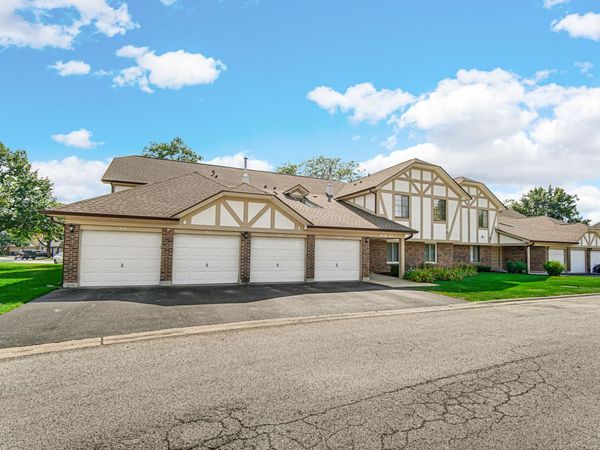 9151 Sutton Court , Unit 93, Orland Park, IL 60462