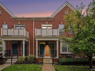 1111 Fountain View Circle , South Lyon, Mi 48178