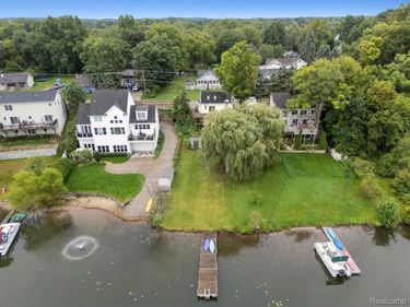 1821 Maxfield Road, Hartland Township, Mi 48353