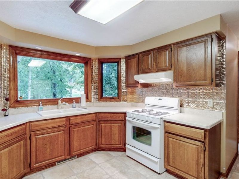 3846 Golden Wood Way, Uniontown, OH 44685 Photo 17
