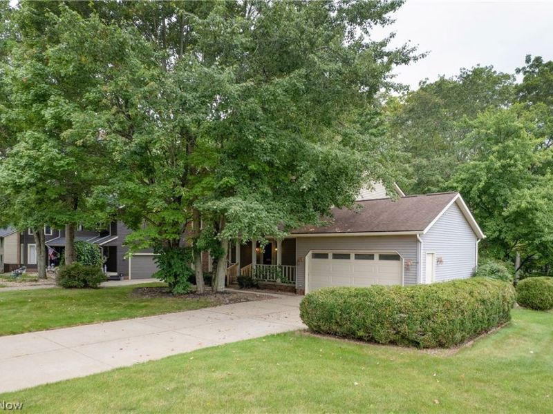 3846 Golden Wood Way, Uniontown, OH 44685 Photo 4