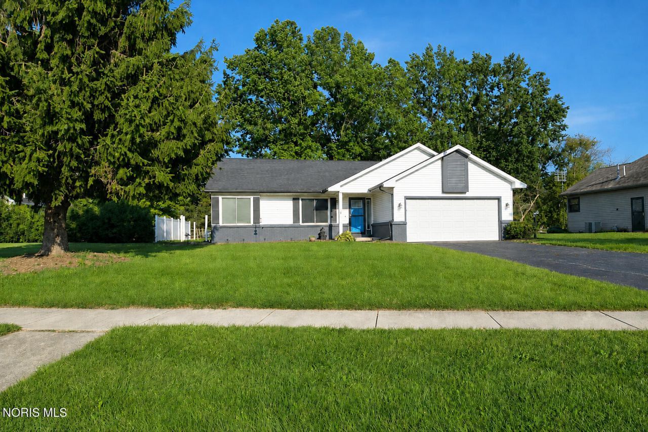 105 Dogwood Drive, Swanton, OH 43558 Main Photo