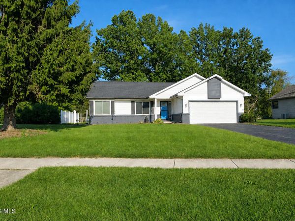 105 Dogwood Drive , Swanton, OH 43558