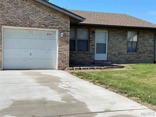 842 SOUTHGATE Drive , Freeburg, IL 62243