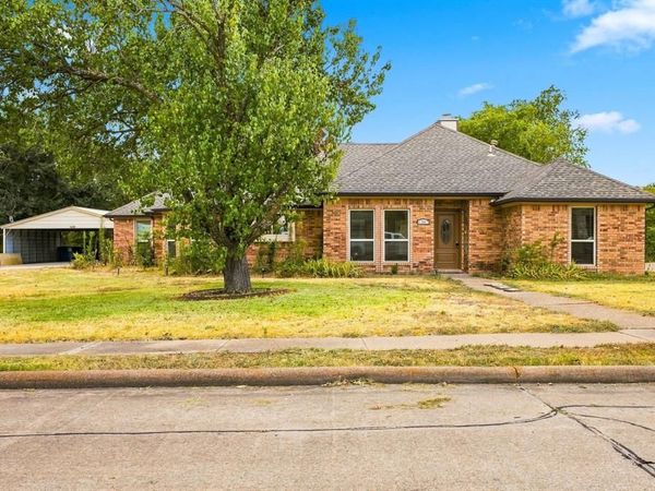 6307 Parkview Drive, Sachse, TX 75048